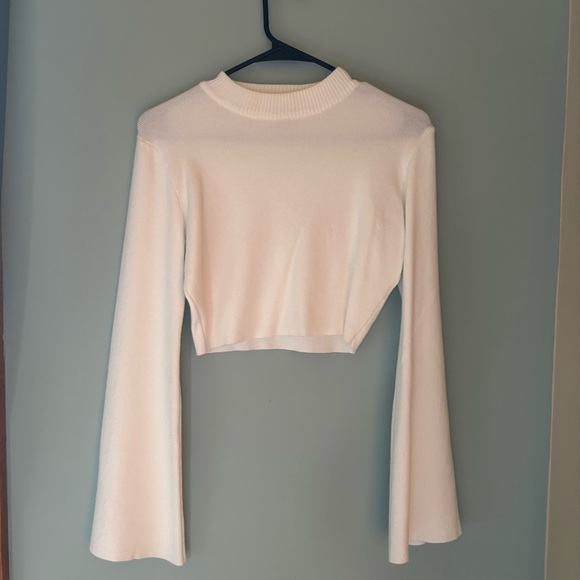 Princess Polly Tops - Princess Poly White Cropped Knit Sweater w Bell sleeves 
Size XS/S